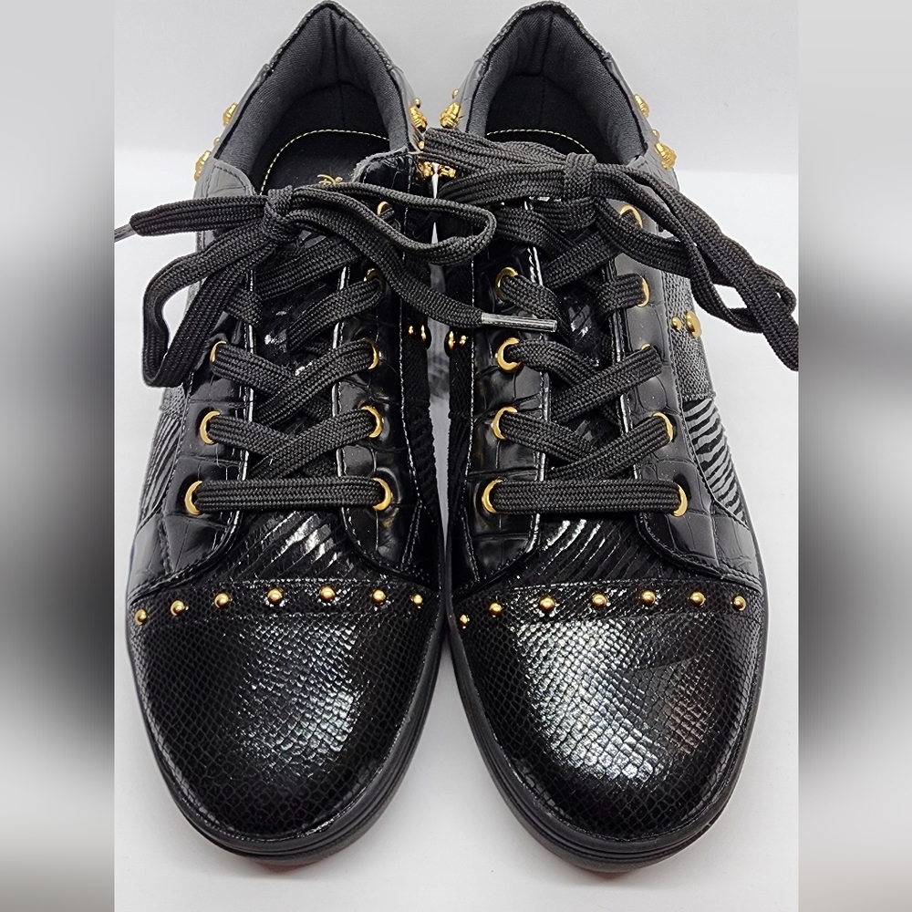 New Disney Lion King x Call It Spring size 9 black sneakers
